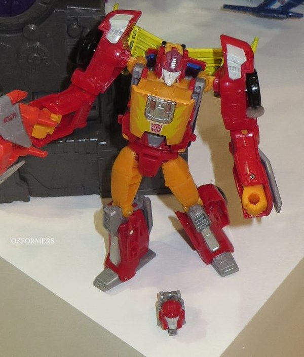 Toy Fair Australia 2017 Photos   Comparison Of Titans Return & G1 Trypticon Ramhorns Vehicle More Slugslinger Misfire  (45 of 56)